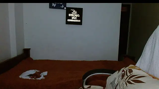 carolinemiller7 online show from 01-10-25, 11:11