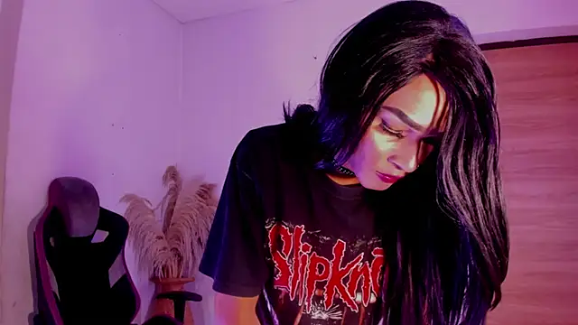 carolinemiller7 online show from 12-02-25, 08:30