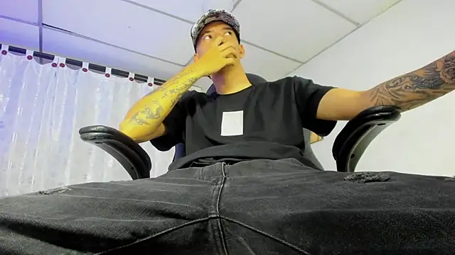 FrannBoy online show from 03-06-25, 07:32