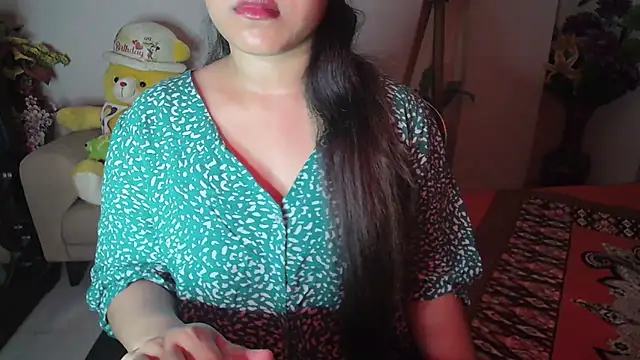 Snapshot of Most-Beautiful-Queen chatting on 12-28-24, 06:18 Most-Beautiful-Queen online show from 12-28-24, 06:18