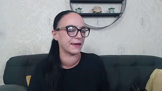 IzabelllNoir online show from 11-08-25, 09:13