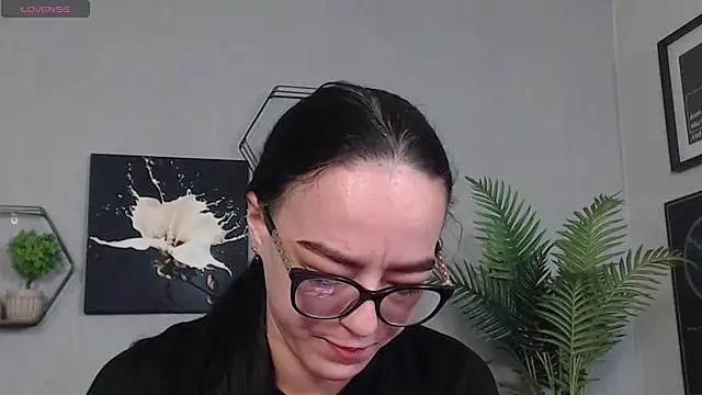 IzabelllNoir online show from 03-28-26, 08:47