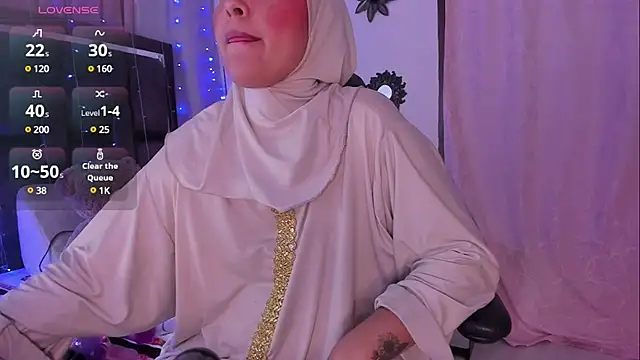 AishaAmin  online show from 01-18-25, 06:45