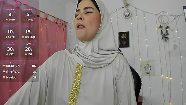 AishaAmin  online show from 02-08-25, 02:47