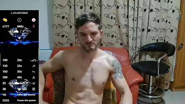 Snapshot of cuple_hoot_ chatting on 11-01-25, 03:52 cuple hoot online show from 11-01-25, 03:52