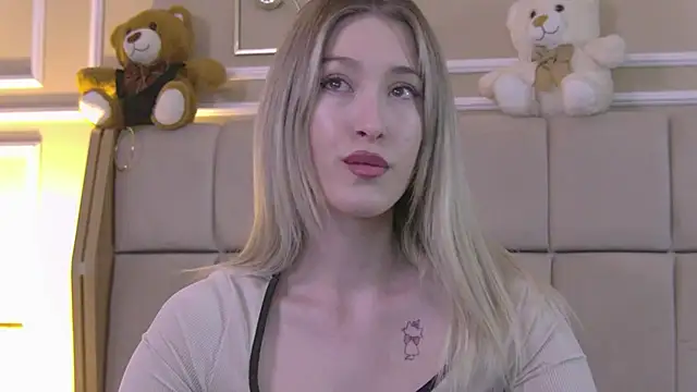 SerenaBennet online show from 04-29-26, 07:45
