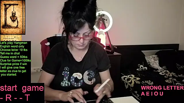 Snapshot of YourDreamLoverr chatting on 05-19-26, 11:11 YourDreamLoverr online show from 05-19-26, 11:11