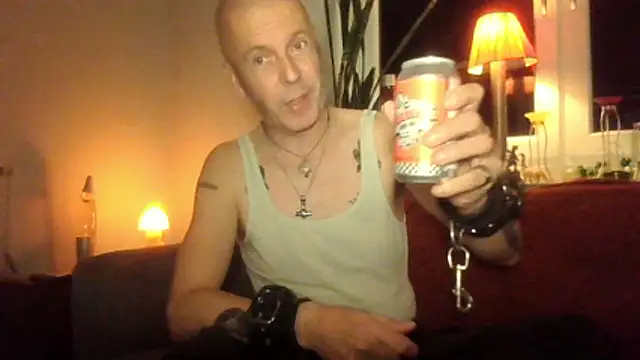 Snapshot of SHARPSkinhead chatting on 10-24-25, 10:39 SHARPSkinhead online show from 10-24-25, 10:39