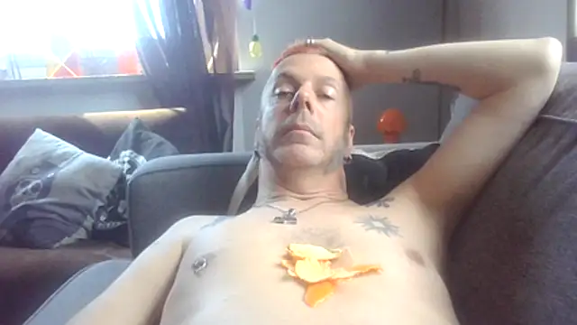 Snapshot of SHARPSkinhead chatting on 05-14-26, 12:56 SHARPSkinhead online show from 05-14-26, 12:56