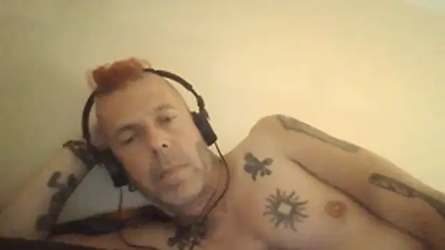 SHARPSkinhead online show from 07-12-26, 09:06