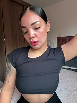 Sara LipsX online show from 06-24-26, 10:42