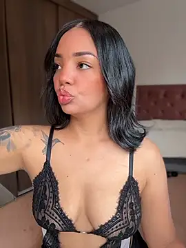Sara LipsX online show from 06-26-26, 10:36