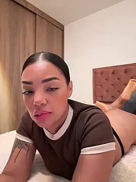 Sara LipsX online show from 07-18-26, 01:21