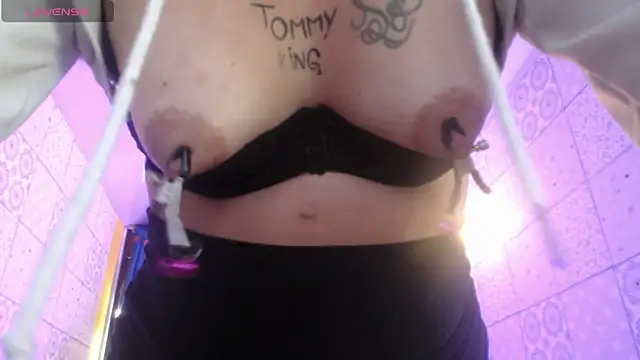 vitoria23  online show from 03-12-25, 04:13