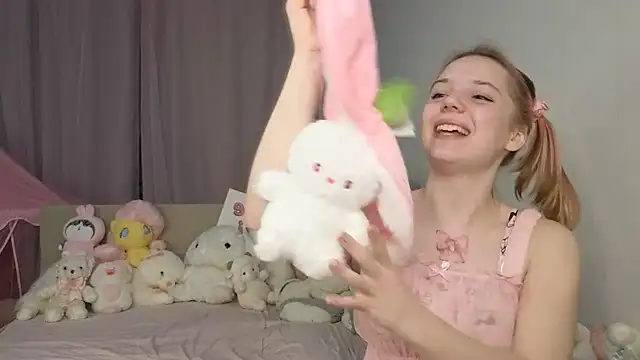 PrincessLittleKiki online show from 07-16-26, 08:04