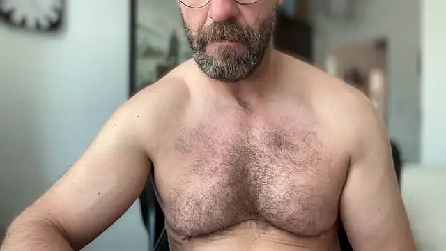 Snapshot of Mr_Beef chatting on 06-19-26, 09:24 Mr Beef online show from 06-19-26, 09:24