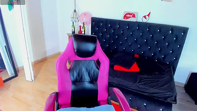 Aliciia cute1 online show from 02-12-26, 09:43