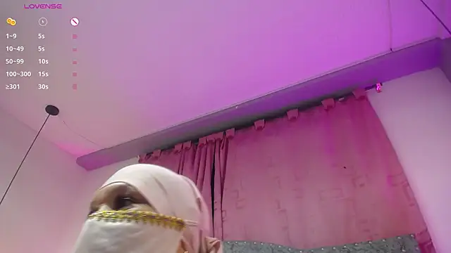 Uzziah Sabag online show from 10-28-25, 12:03