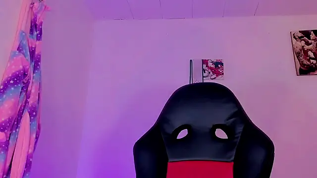 naomy  xx online show from 10-31-25, 03:18