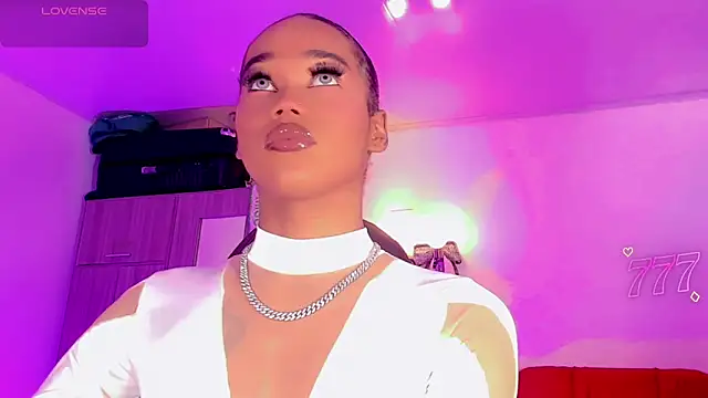 naomy  xx online show from 06-13-26, 03:15