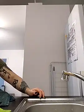 divine eve online show from 12-16-25, 09:47