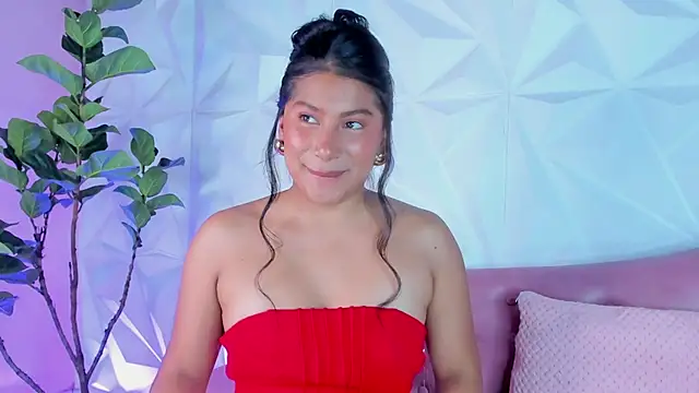 LinnaGardenia online show from 02-02-25, 05:04