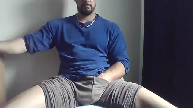 Snapshot of fl3xxx1 chatting on 02-01-25, 10:05 fl3xxx1 online show from 02-01-25, 10:05