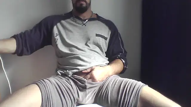 Snapshot of fl3xxx1 chatting on 10-18-25, 10:05 fl3xxx1 online show from 10-18-25, 10:05