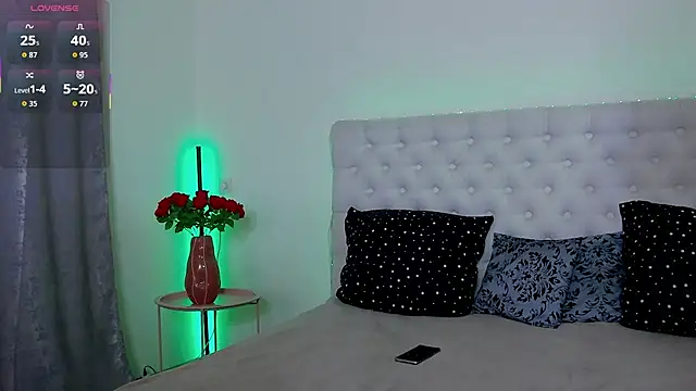 TamarraFox online show from 11-07-25, 04:34