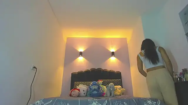 Sofia Clauss  online show from 04-22-26, 05:21