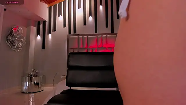 AnnaBrooks1 online show from 11-29-25, 07:50