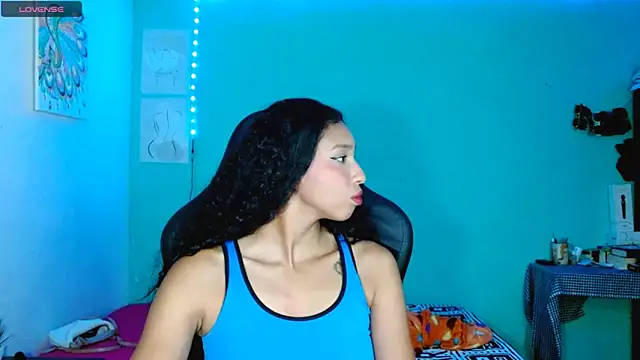 sensitive brunette online show from 04-11-26, 12:59