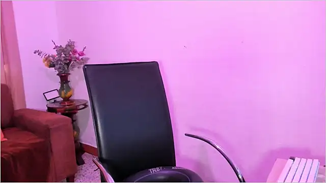 Lauren A online show from 10-27-25, 07:40