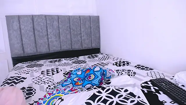 nataly red online show from 02-17-25, 08:15