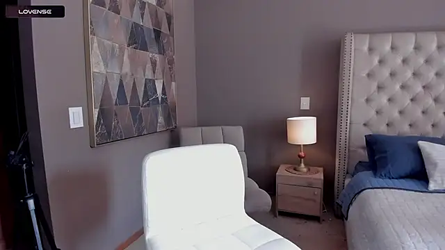 vangie  online show from 12-03-25, 05:44