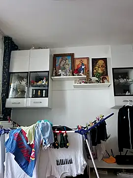 AvaLloyd online show from 03-22-25, 01:19