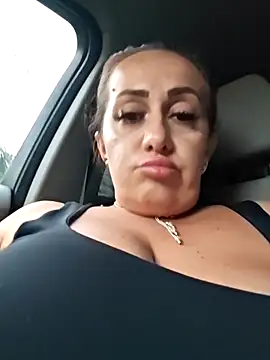 AvaLloyd online show from 09-29-25, 02:44