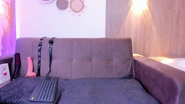 Santa Cooper  online show from 11-10-25, 03:27