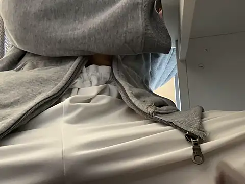 Snapshot of lkun9 chatting on 12-17-24, 02:12 lkun9 online show from 12-17-24, 02:12