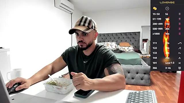 supermanboy94 online show from 10-06-25, 06:55