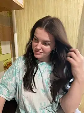 Karolina llove online show from 12-21-24, 11:01