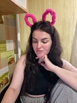 Karolina llove online show from 12-22-24, 08:49