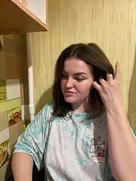 Karolina llove online show from 12-30-24, 05:23