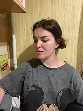 Karolina llove online show from 02-14-25, 05:03