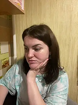 Karolina llove online show from 02-15-25, 06:12