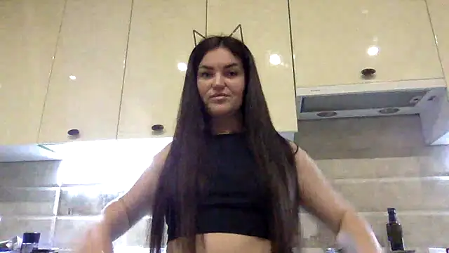 Karolina llove online show from 10-10-25, 08:08