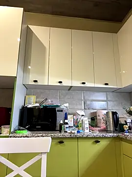 Karolina llove online show from 10-17-25, 10:12