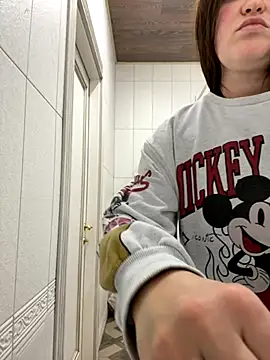 Karolina llove online show from 10-20-25, 12:16