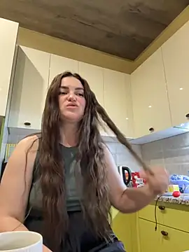 Karolina llove online show from 11-12-25, 12:00