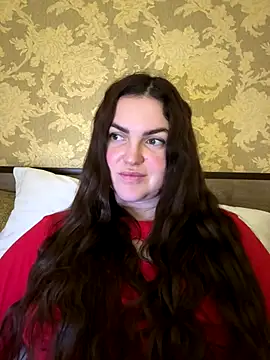 Karolina llove online show from 11-26-25, 12:33